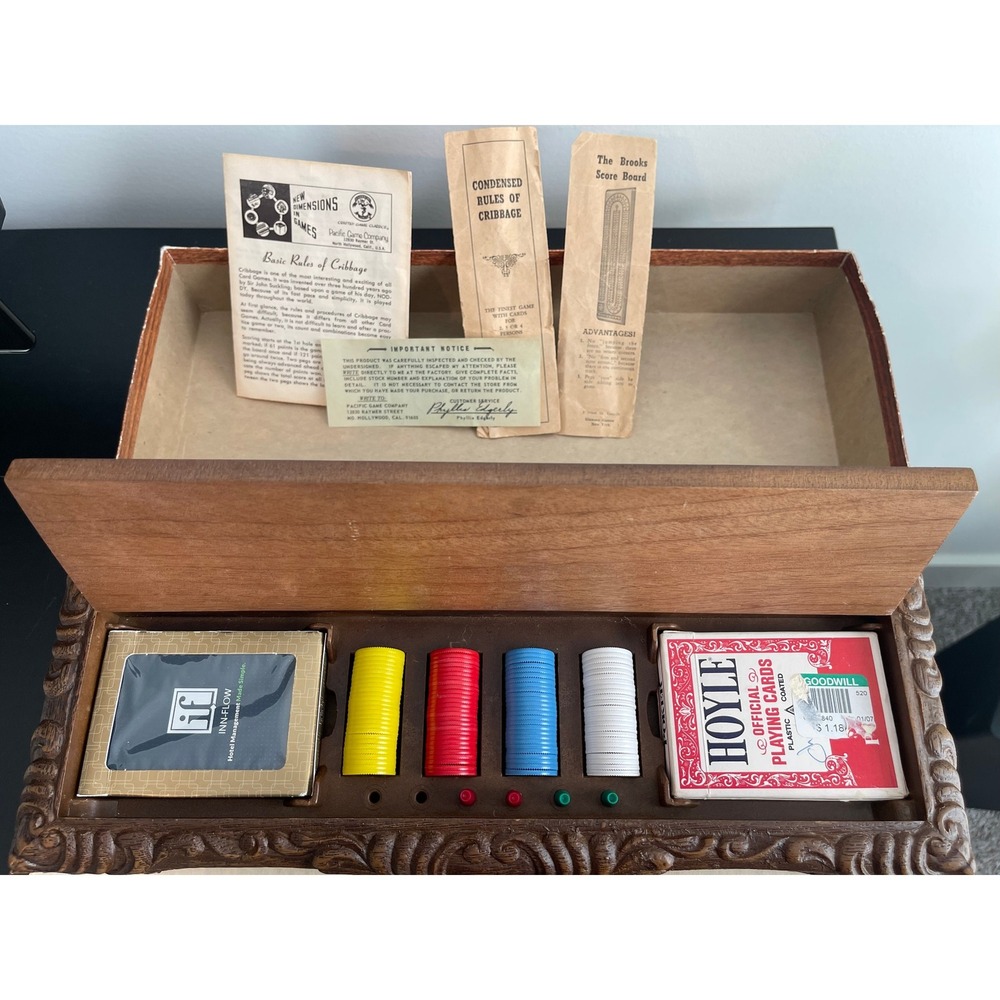00693 Pleasantime Games Old‎ World Cribbage Set Carved Case 100 Chips Decks Pegs